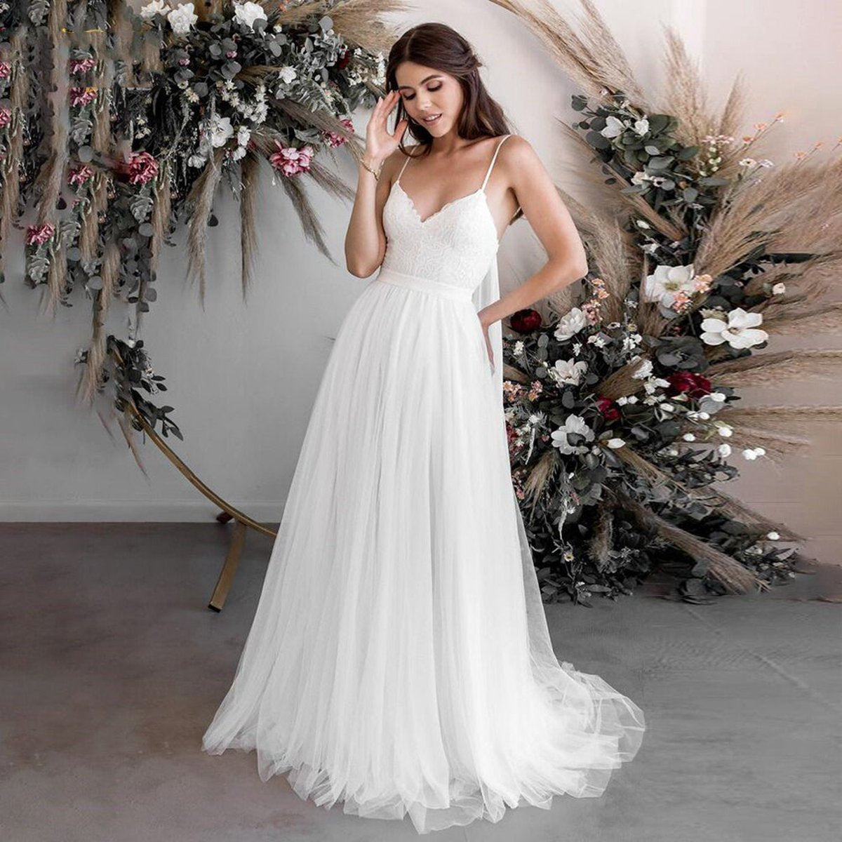 A-line Tulle Spaghetti Straps Wedding Dresses with Lace Appliques