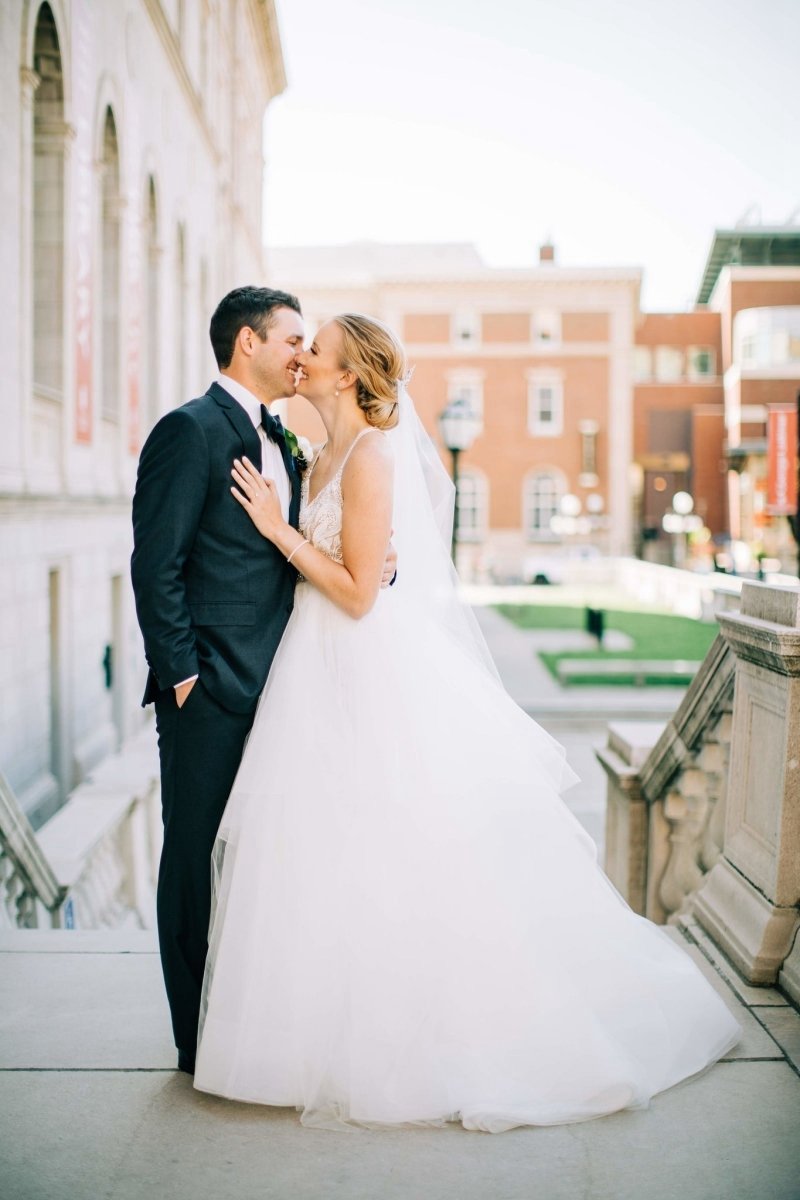 A-line Tulle Spaghetti Straps Wedding Dresses Sleeveless Wedding Dresses