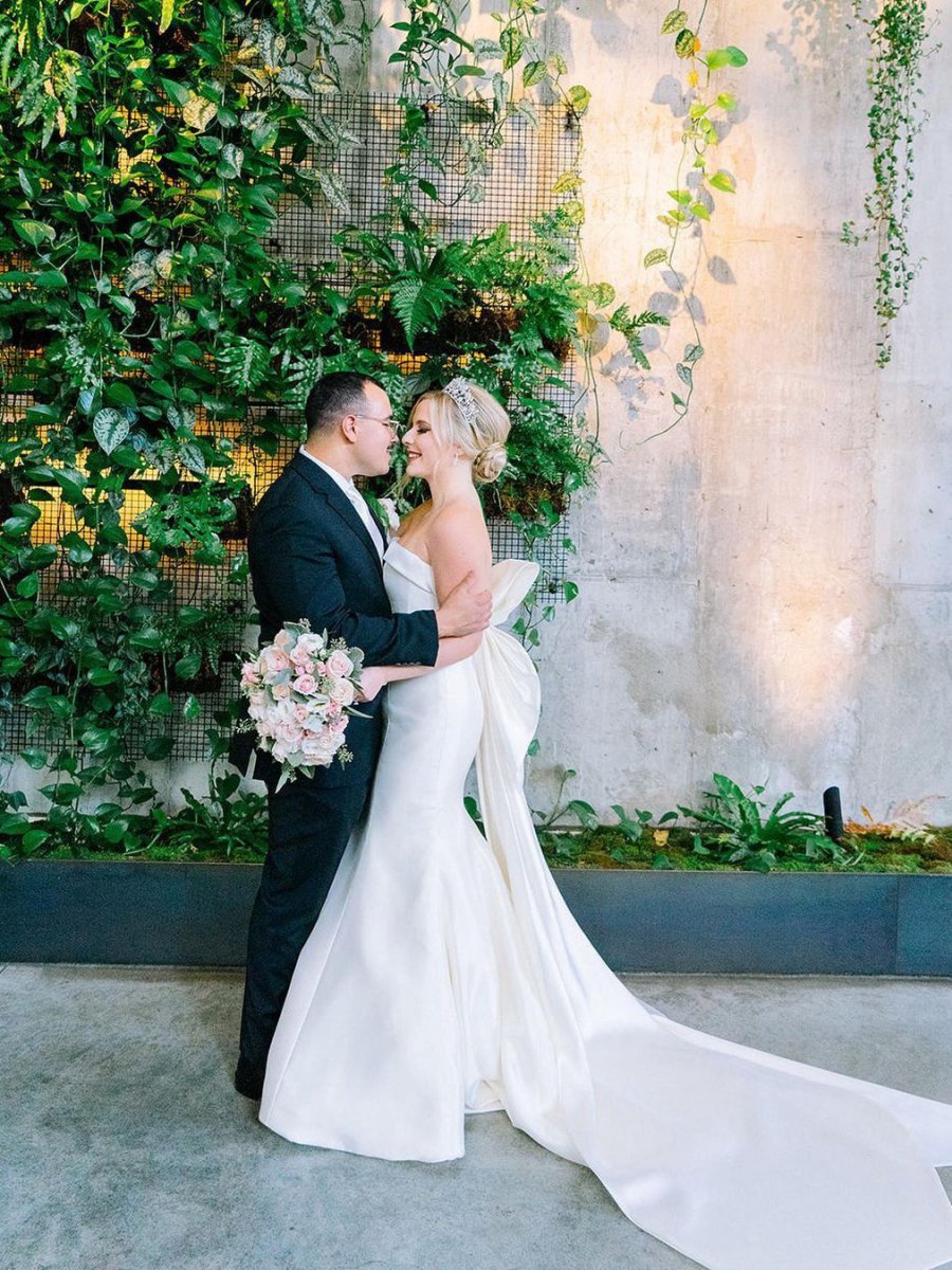 Mermaid Strapless Satin Wedding Dresses with Bow-Knot Wedding Dresses