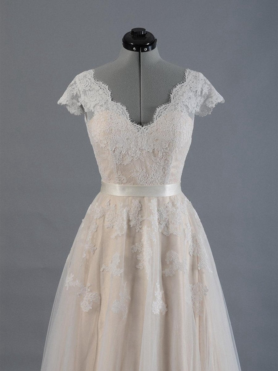 Cap Sleeve V-Neck Lace Tulle Wedding Dresses with Zipper Back