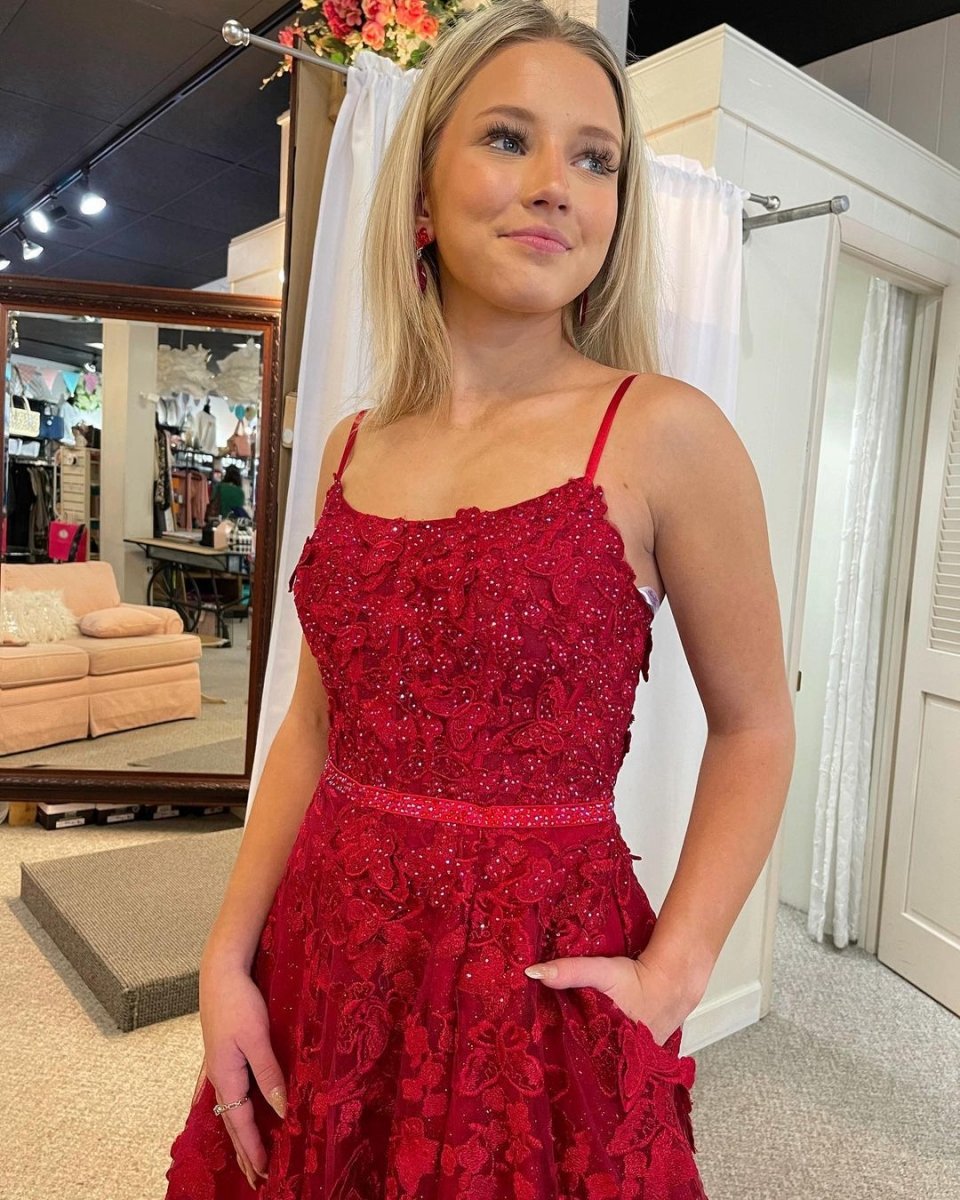 Cute A-line Scoop Neck Lace Prom Dresses with Beading