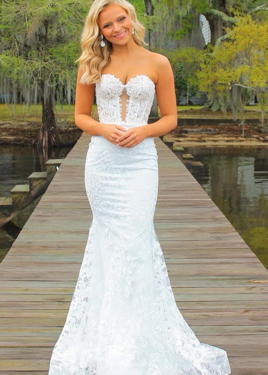 Sweetheart Lace Appliques Mermaid Long Prom Dresses