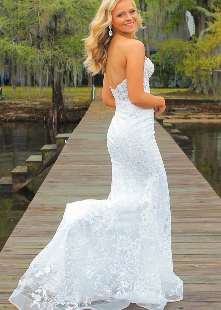 Sweetheart Lace Appliques Mermaid Long Prom Dresses