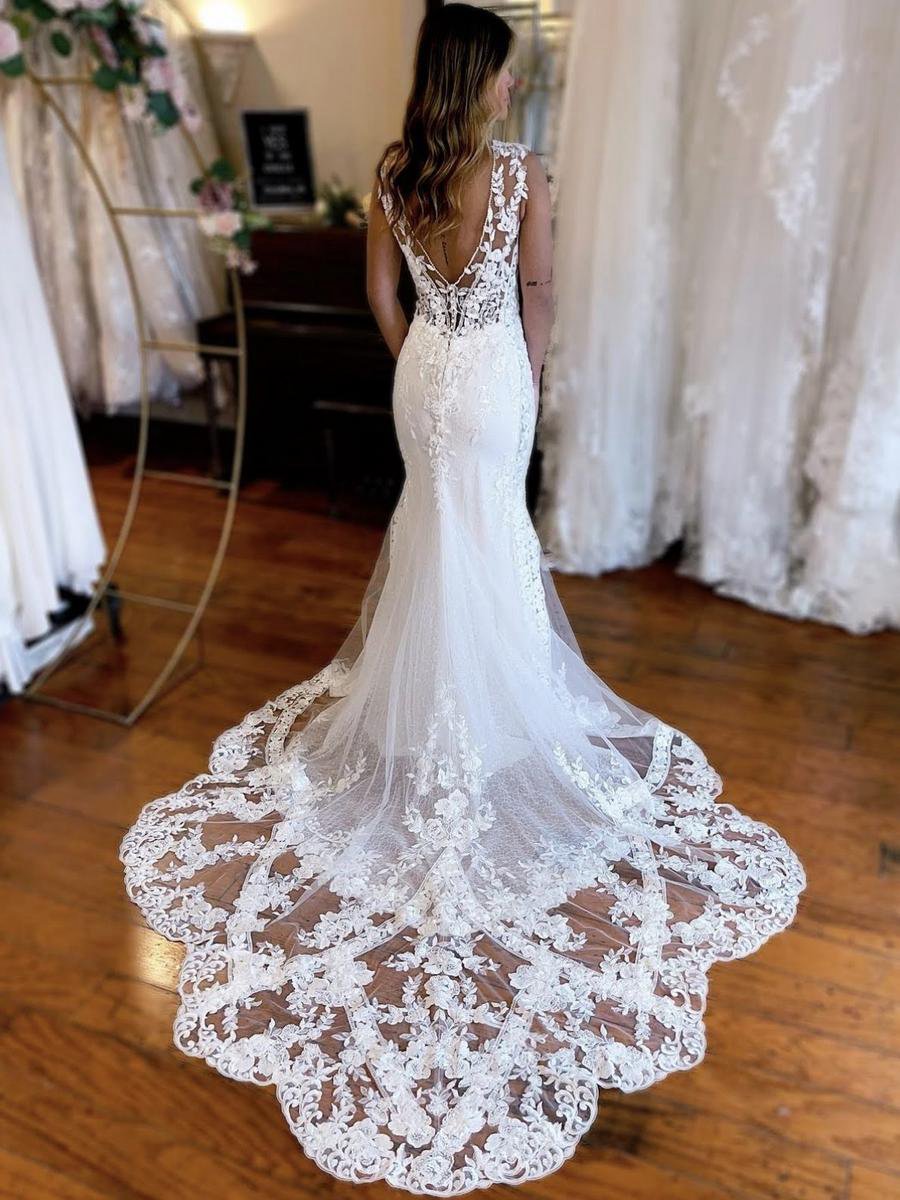 Mermaid V-Neck Long Sleeves Wedding Dresses with Appliques