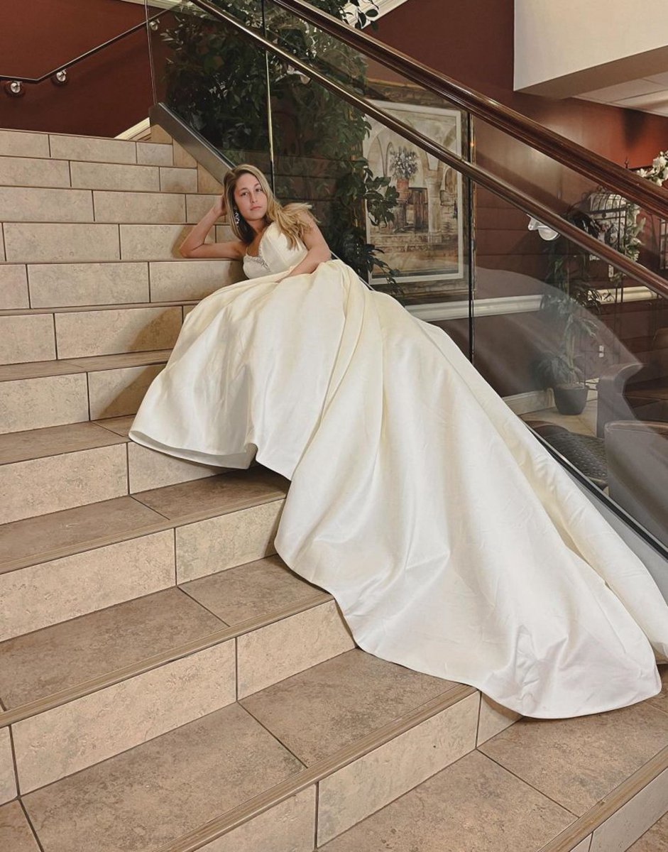 Noble A-line V-Neck Chapel Train Satin Wedding Dresses with Beading