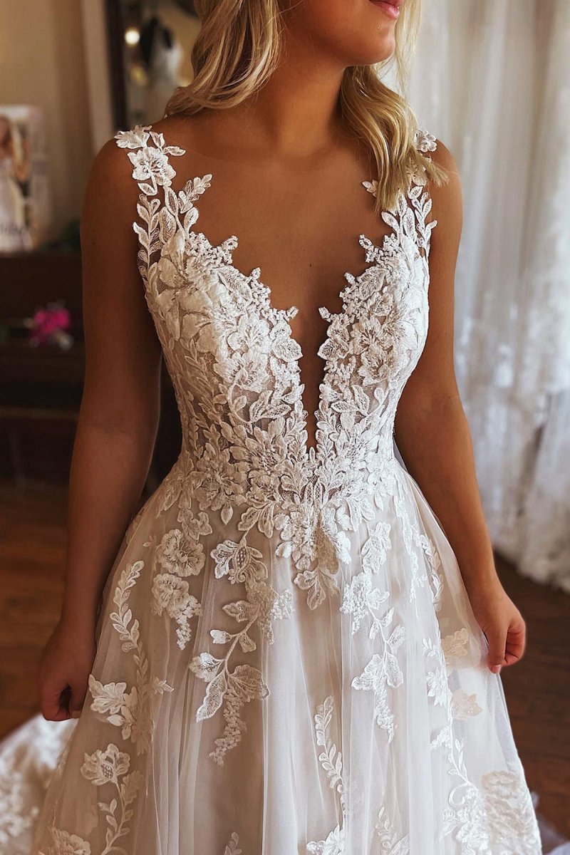 V-Neck A-line Tulle Wedding Dresses with Pockets
