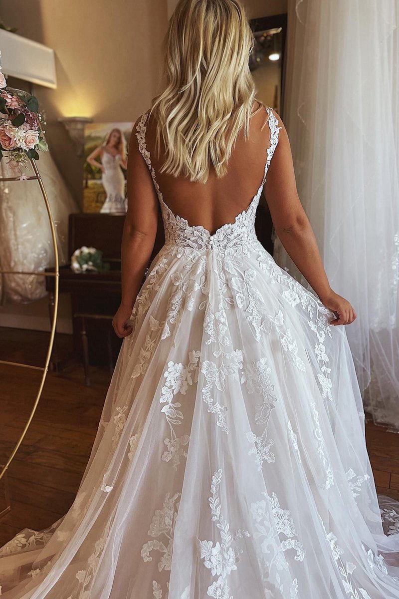 V-Neck A-line Tulle Wedding Dresses with Pockets