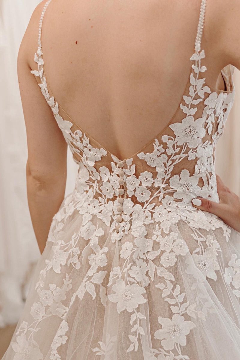 Glitter A-line Spaghetti Straps Long Wedding Dresses with Appliques