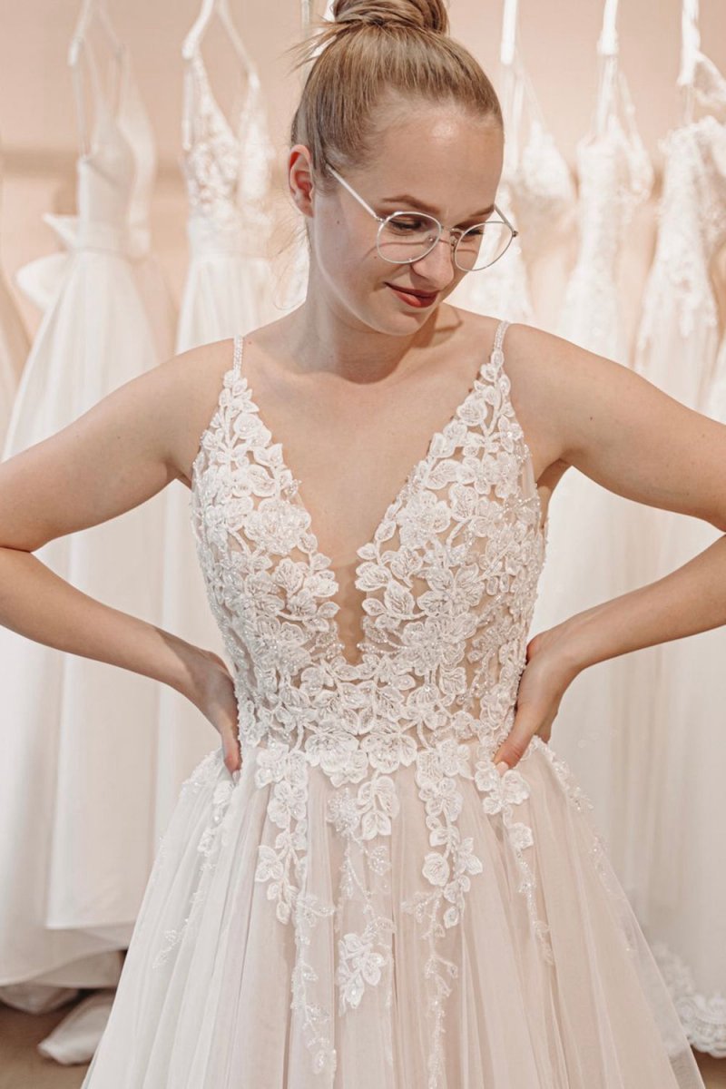 Glitter A-line Spaghetti Straps Long Wedding Dresses with Appliques