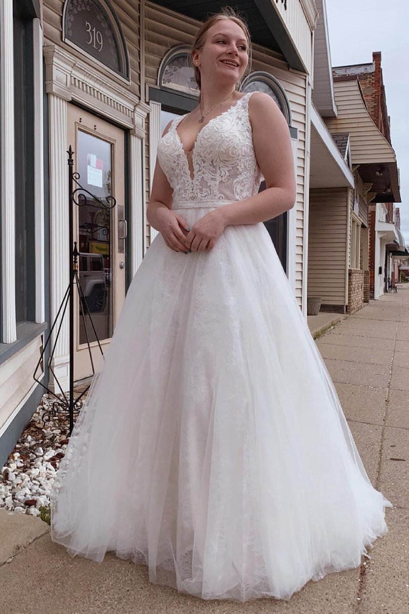 A-line Tulle Sparkly Wedding Dresses with Appliques