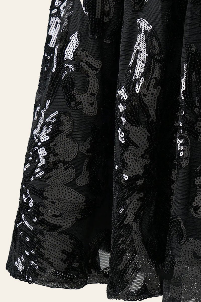 A-line Spaghetti Straps V Neck Lace Homecoming Dresses