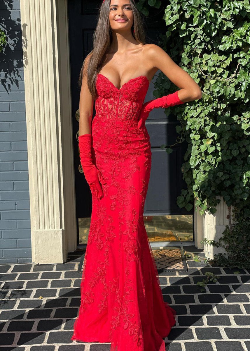 Mermaid Strapless Lace Prom Dresses with Appliques