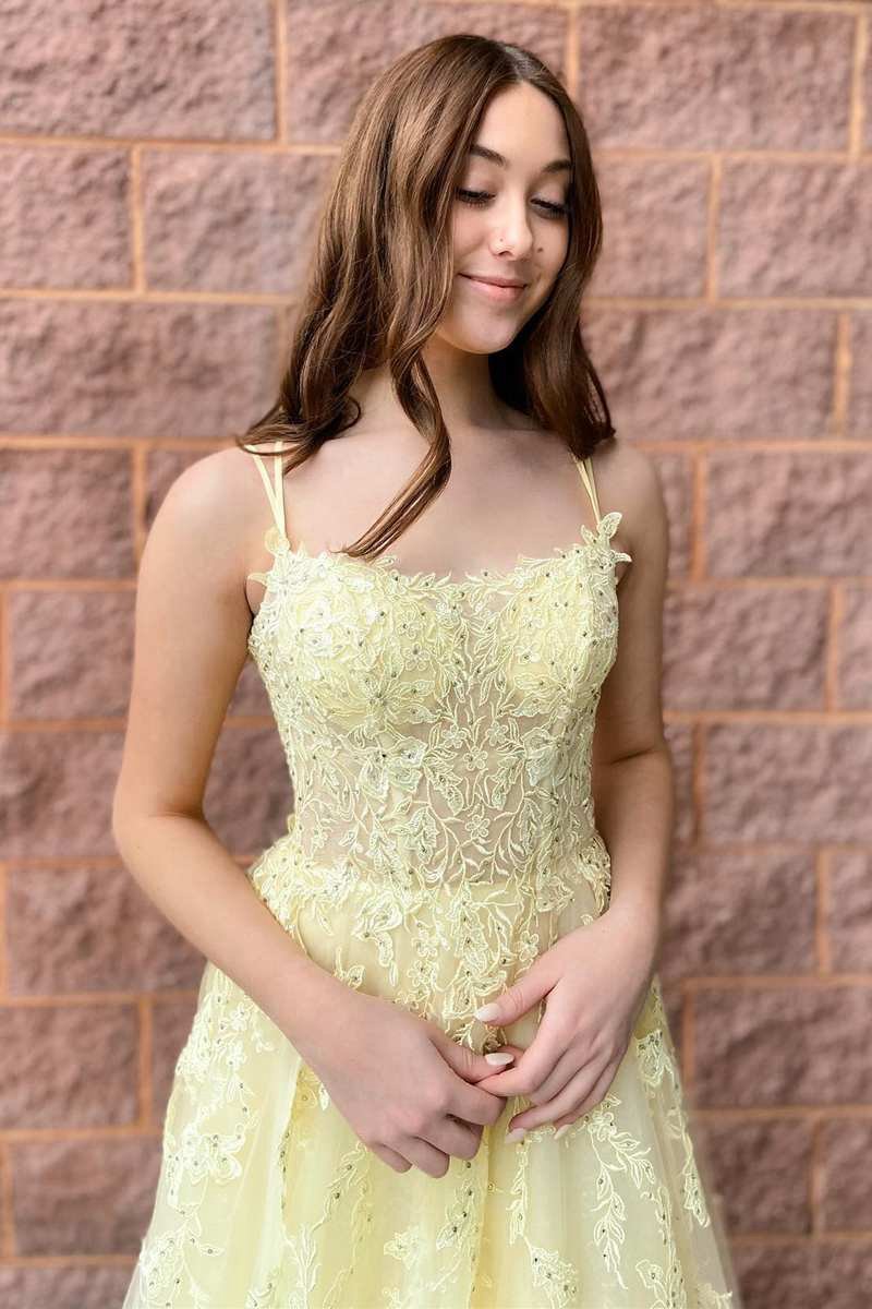 A-line Tulle Applique Lace-Up Prom Dresses