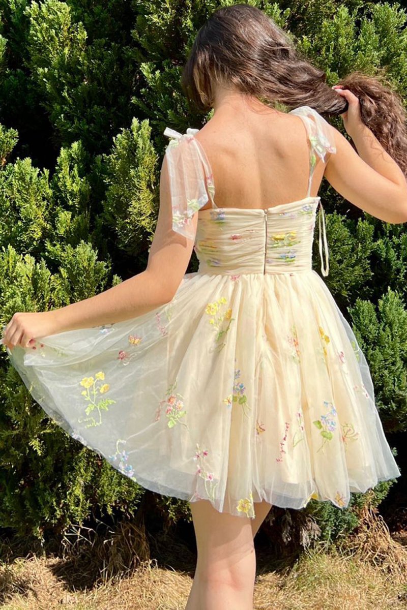 A-line Short Floral Embroidery Homecoming Dresses
