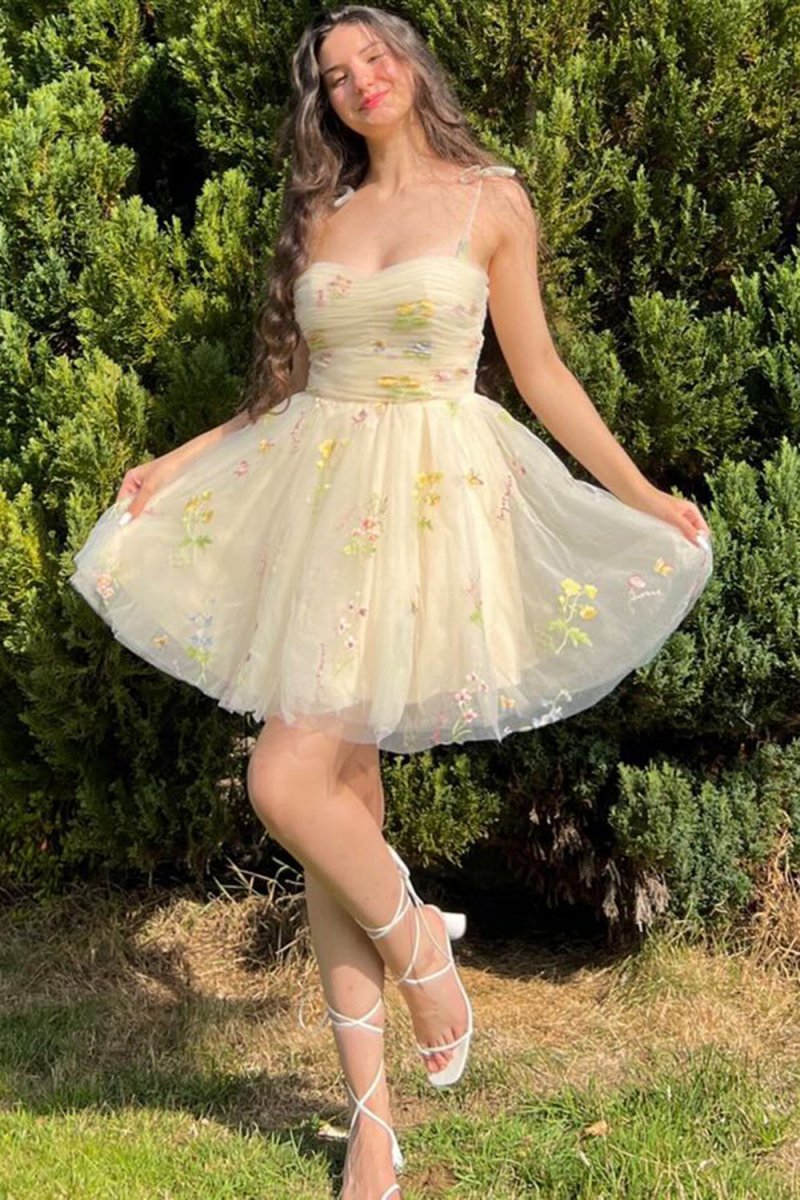 A-line Short Floral Embroidery Homecoming Dresses