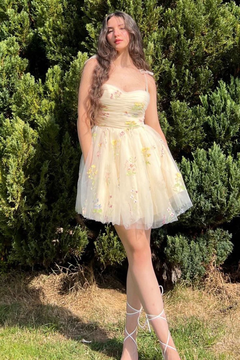 A-line Short Floral Embroidery Homecoming Dresses