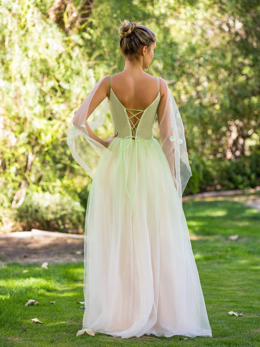 V-neck 3D Applique Floor Length Tulle Prom Dresses