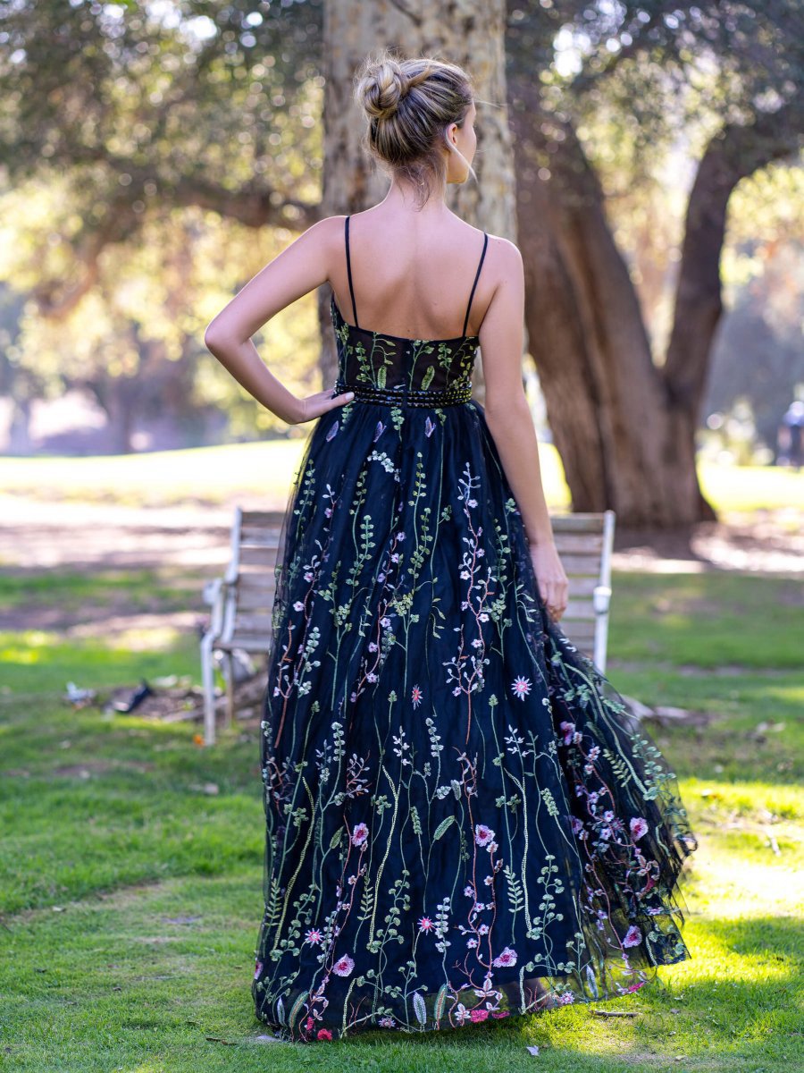 V-neck Spaghetti Straps Applique Tulle Floor Length Prom Dresses