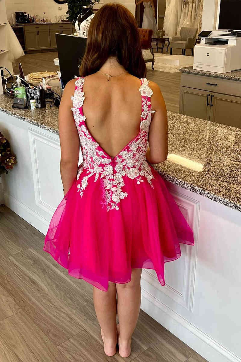 A-line V-Neck Tulle Homecoming Dresses with Appliques