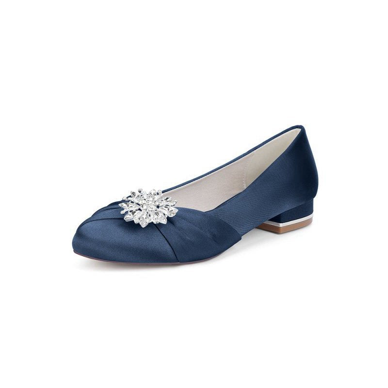 Flat Shoes with Crystal Flower Decoration