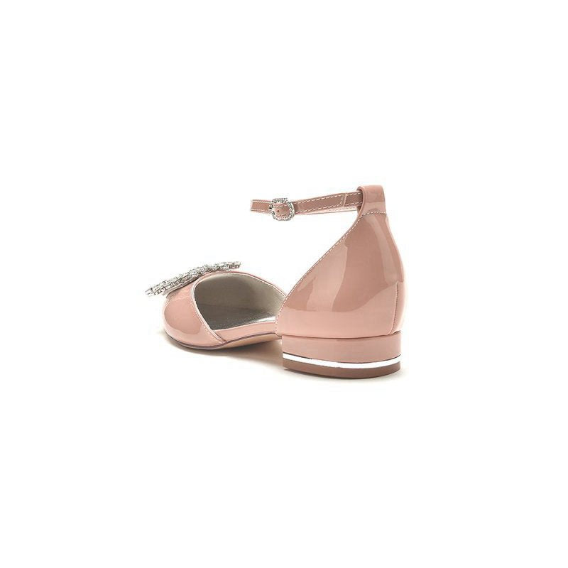 Low-Heeled Shoes with Metal Strap