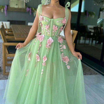 Sweet A-line Straps Sleeveless Appliques Tulle Long Prom Dresses
