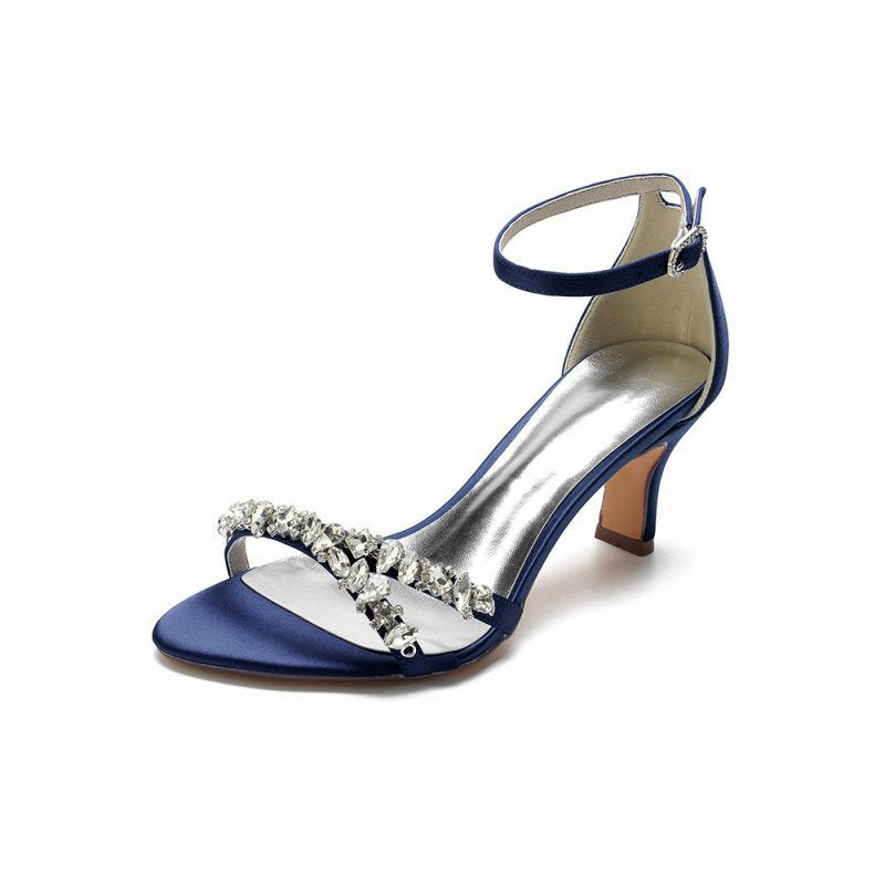 Glamorous Shiny Pump with Chain and Crystal Embellishments
