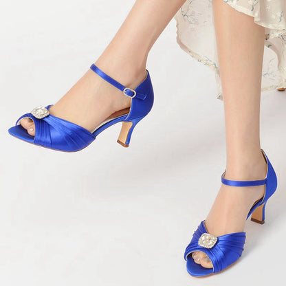 Elegant Pump with Buckle Accent
