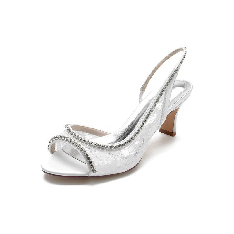Elegant Leather Sandals with Chain Accent