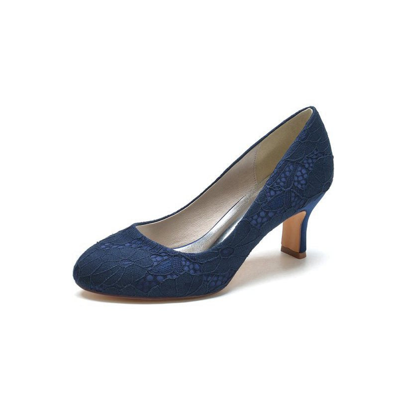 Chic Lace Pumps with Intricate Floral Pattern