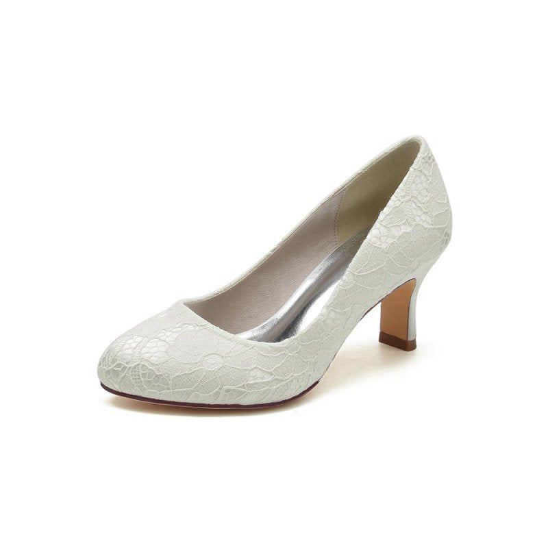 Chic Lace Pumps with Intricate Floral Pattern