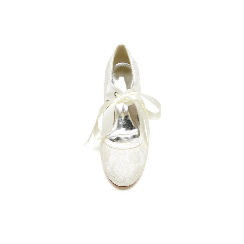 Lace High Heels Featuring a Classic Bow Design