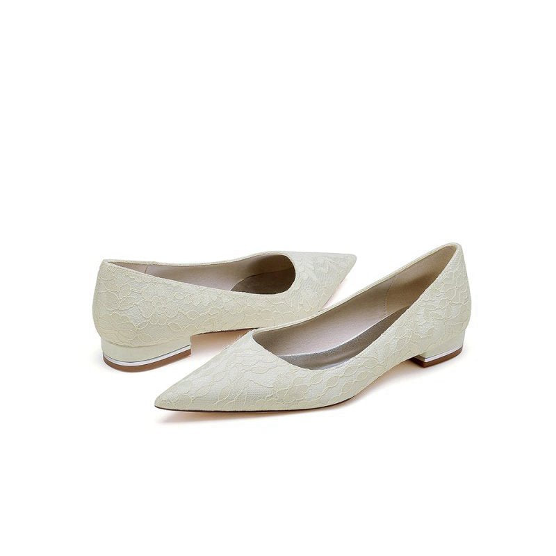Simple Lace Pointed Toe Kitten Heels