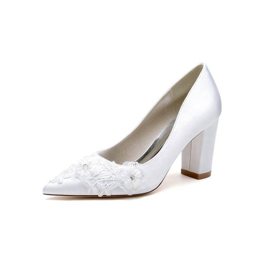 Sweet Pointed Toe Chunky Heels with Lace