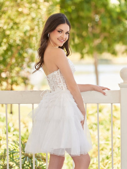 A-line Sweetheart Lace Short Homecoming Dresses