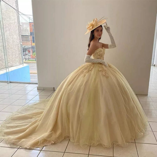 Ball-Gown Tulle Sweetheart Quinceanera Dresses with Appliques