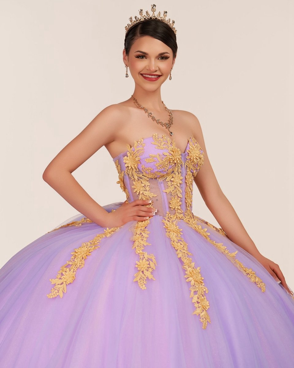 Sweetheart Sleeveless Quinceanera Dresses with Appliques