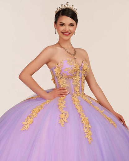 Sweetheart Sleeveless Quinceanera Dresses with Appliques