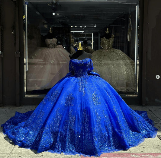 Ball-Gown Appliques Quinceanera Dresses with Train
