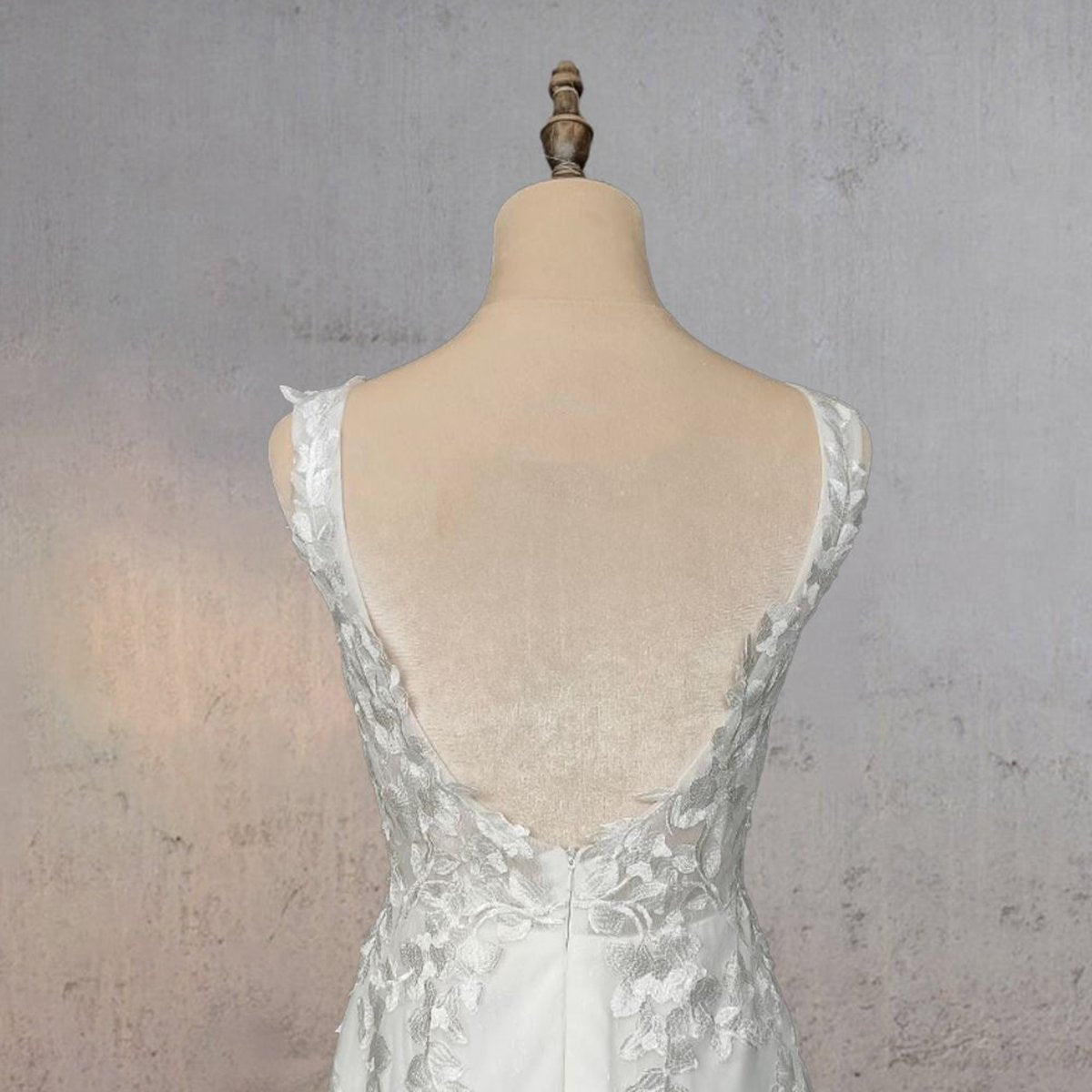 Mermaid Lace Illusion V Neck Sleeveless Backless Wedding Dresses