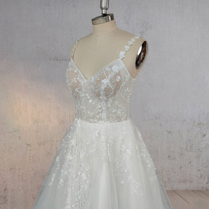 A-line Flower Appliqued Tulle Wedding Dresses