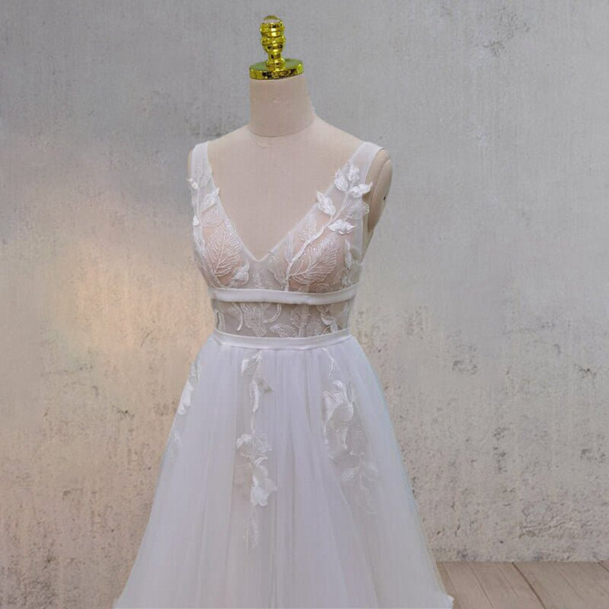 A-line V Back Lace Wedding Dresses with Train