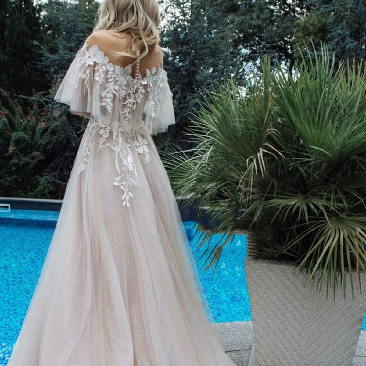 A-line Lace Button CoveBack Tulle Wedding Dresses