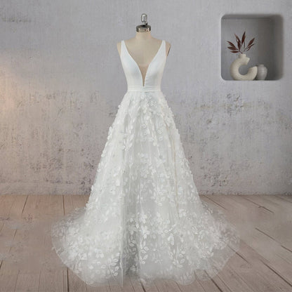 A-line Tulle Lace Sleeveless Flowers Wedding Dresses