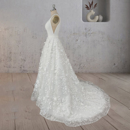 A-line Tulle Lace Sleeveless Flowers Wedding Dresses