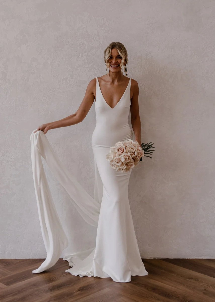 Mermaid Deep V-Neck Backless Wedding Dresses