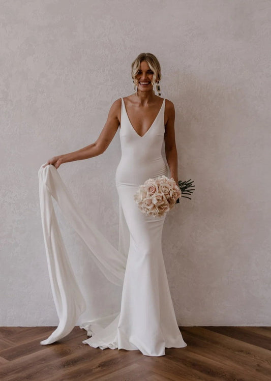 Mermaid Deep V-Neck Backless Wedding Dresses