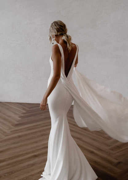 Mermaid Deep V-Neck Backless Wedding Dresses