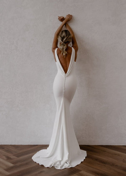 Mermaid Deep V-Neck Backless Wedding Dresses