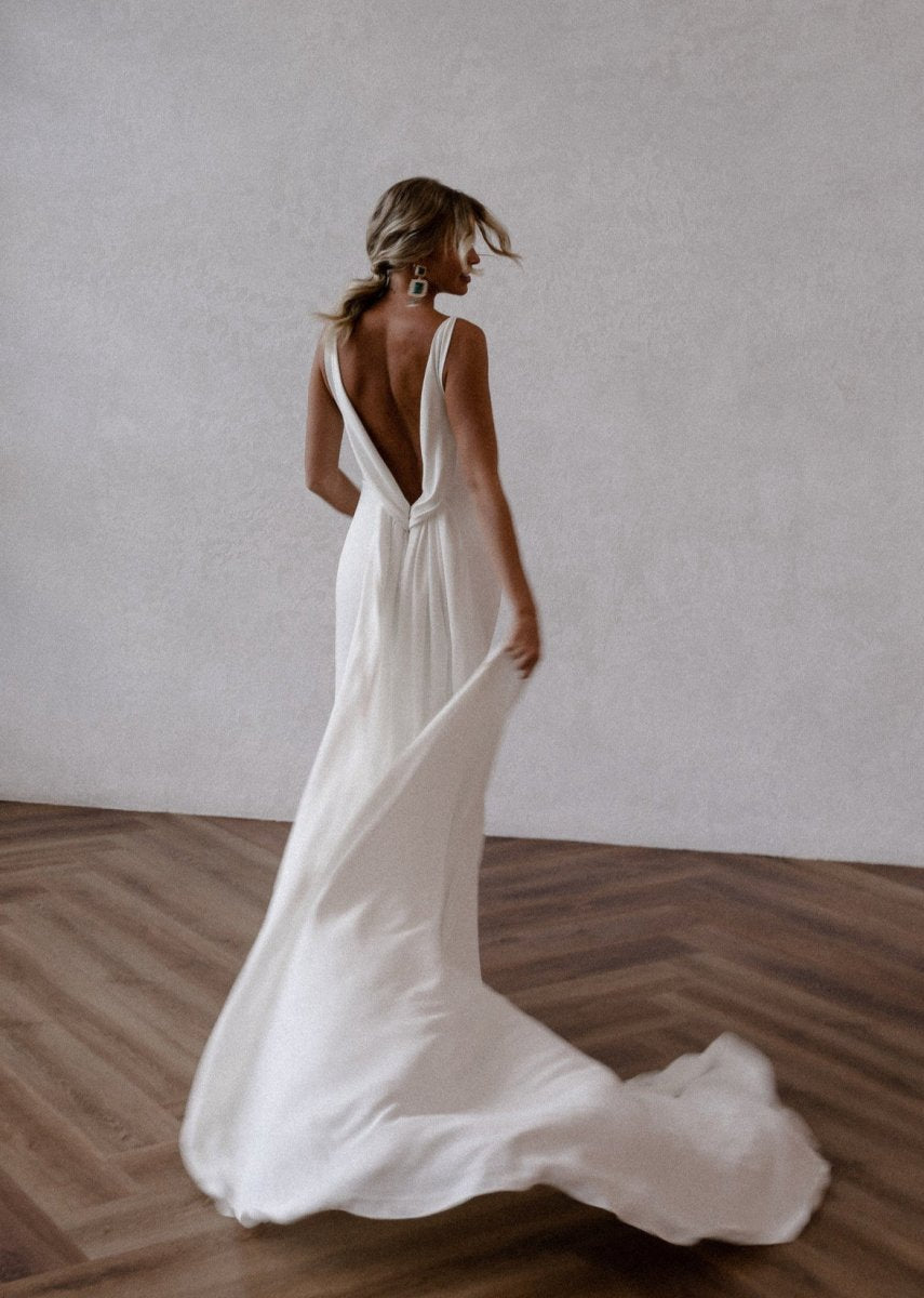 Mermaid Deep V-Neck Backless Wedding Dresses